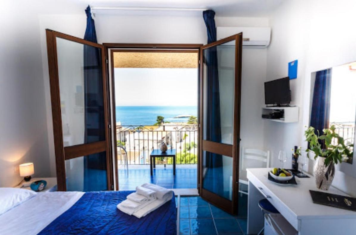 Hotel Bellavista S'Archittu Екстер'єр фото