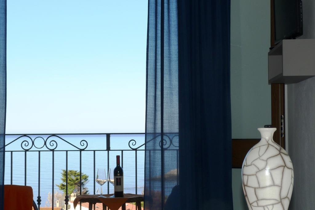 Hotel Bellavista S'Archittu Екстер'єр фото