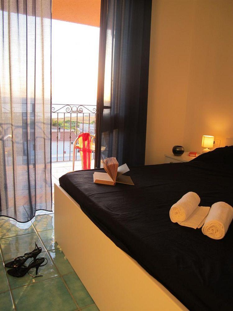 Hotel Bellavista S'Archittu Екстер'єр фото