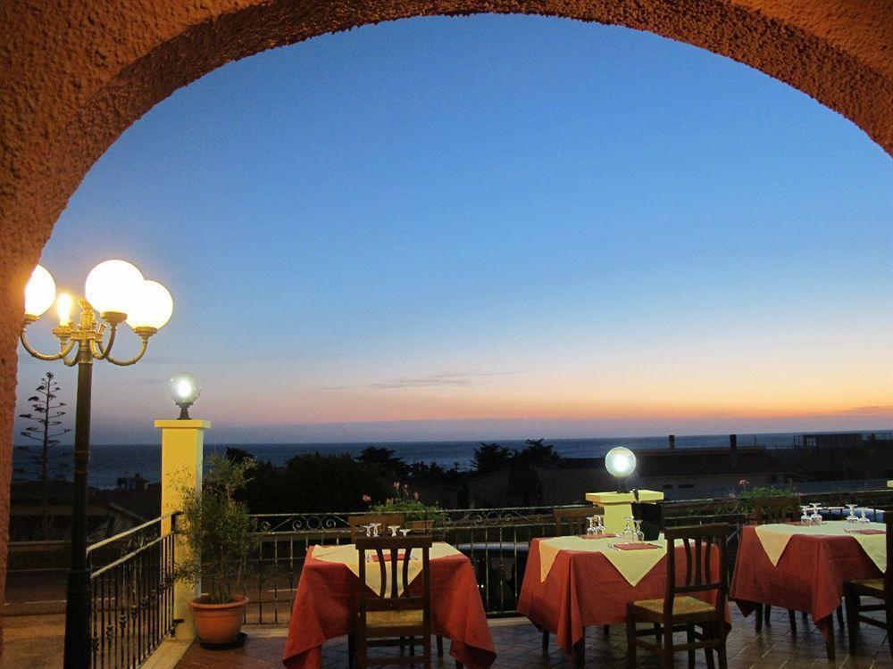 Hotel Bellavista S'Archittu Екстер'єр фото