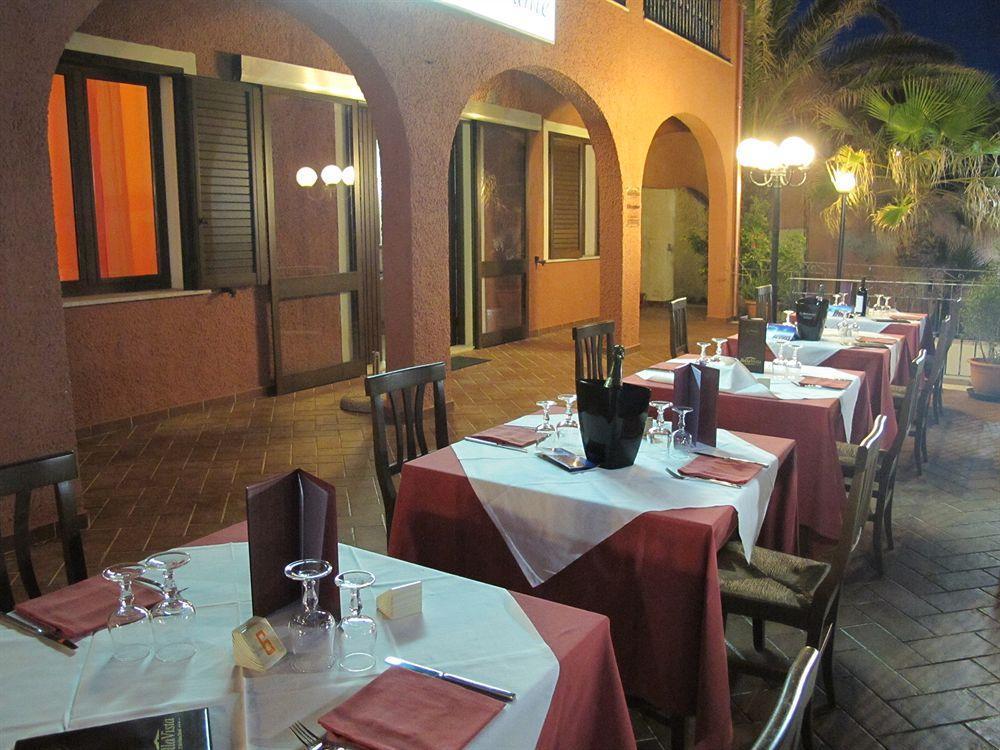 Hotel Bellavista S'Archittu Екстер'єр фото