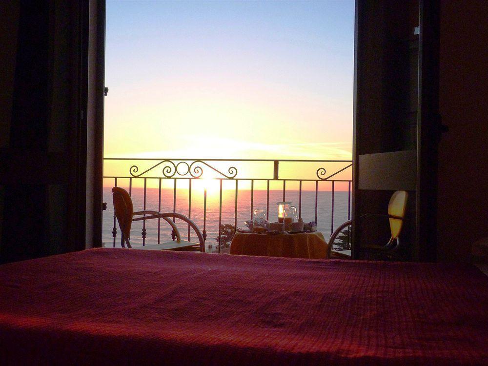 Hotel Bellavista S'Archittu Екстер'єр фото