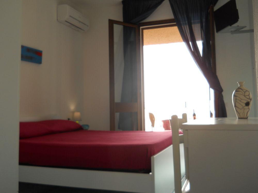 Hotel Bellavista S'Archittu Екстер'єр фото